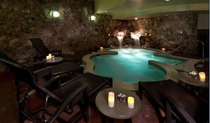 Spa - March 1 - 8 Ski-in, Ski-out 2-bedroom condo in Breckenridge on Peak 7, sleeps 8 (Breckenridge)