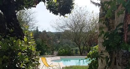 Chambre A avec piscine partagée, Wi-Fi et climatisation