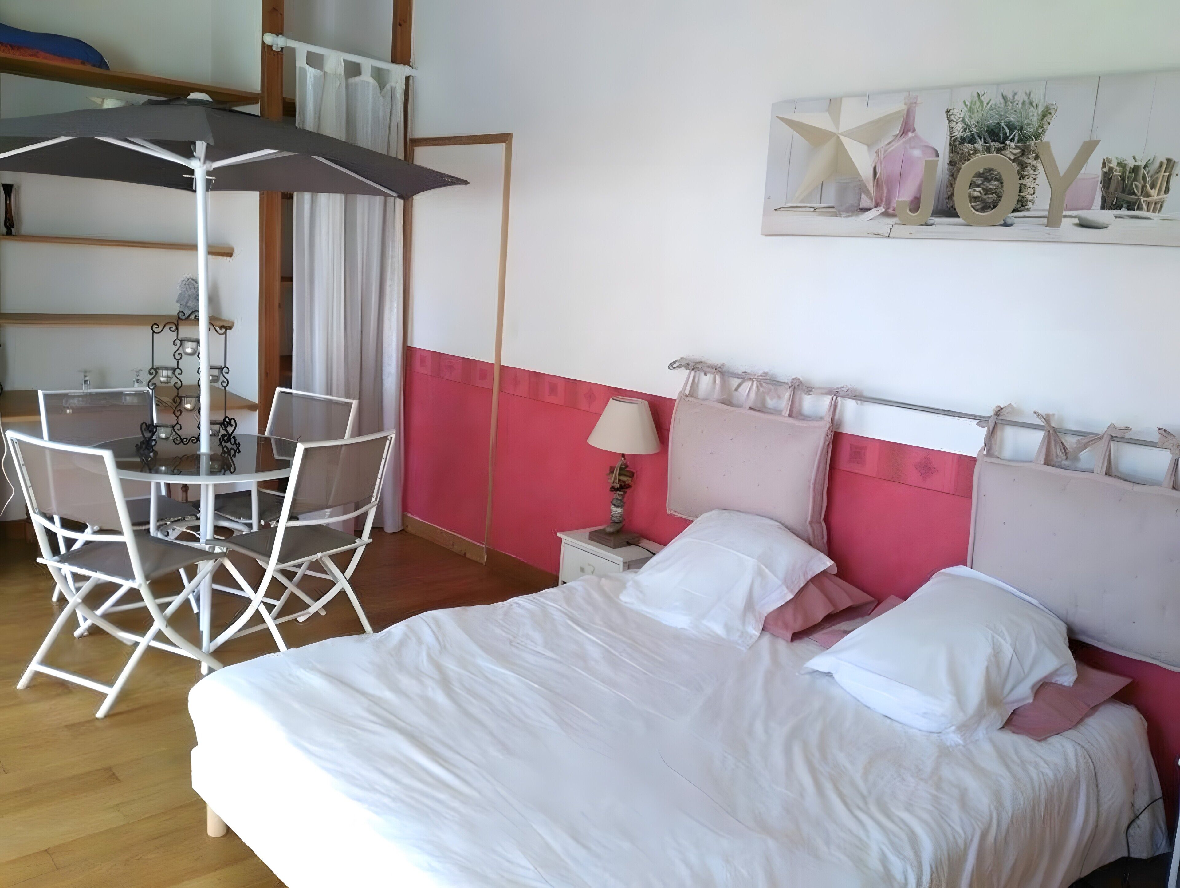 1 bedroom, free WiFi, bed sheets