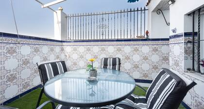 Apartment 'La Rosa De Oro' with Private Terrace, Wi-Fi and Air Conditioning