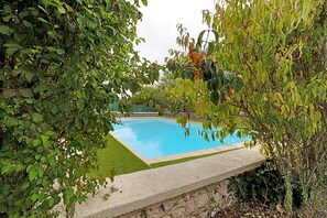 Pool - Room 'Chambre B' with Shared Pool, Wi-Fi and Air Conditioning (Ribérac)