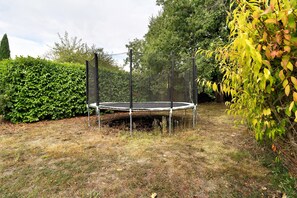 Property grounds - Room 'Chambre B' with Shared Pool, Wi-Fi and Air Conditioning (Ribérac)