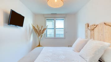 2 chambres, fer et planche à repasser, Wi-Fi gratuit, draps fournis