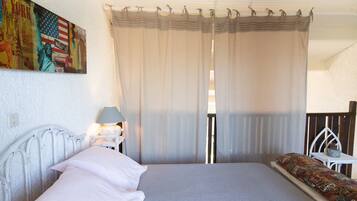 1 sovrum, strykjärn/strykbräda, wi-fi och sängkläder