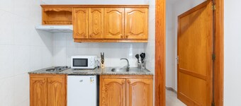 Apartment 'Apartamento D' with Sea View, Private Terrace and Wi-Fi