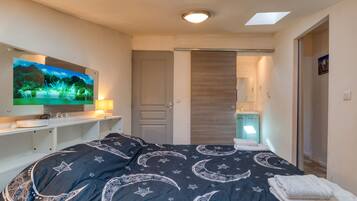 1 chambre, fer et planche Ă repasser, Wi-Fi gratuit, draps fournis