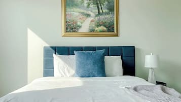 Skrivebord, strygejern/strygebræt, Wi-Fi, sengetøj