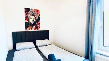 1 dormitorio y ropa de cama