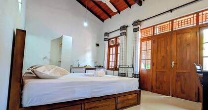Lavish Lodge, Tangalle - Work From Anywhere Haven!