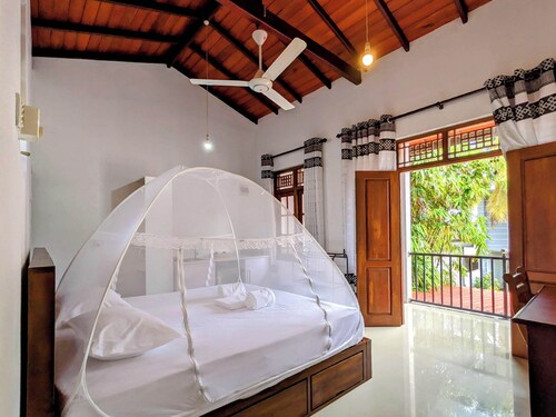 Lavish Lodge, Tangalle - Work From Anywhere Haven!