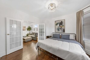 3 bedrooms, iron/ironing board, WiFi, bed sheets