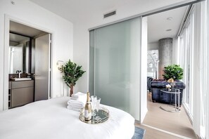 Business Apartment | 2 bedrooms, individually furnished, desk, laptop workspace