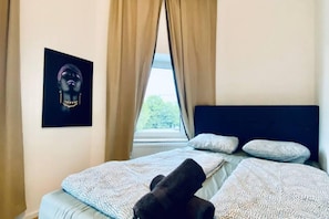 1 bedroom, bed sheets