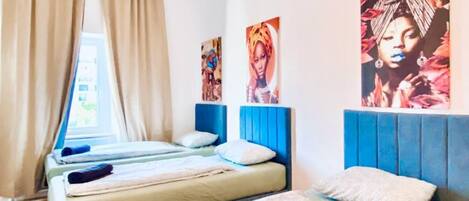 1 bedroom, bed sheets