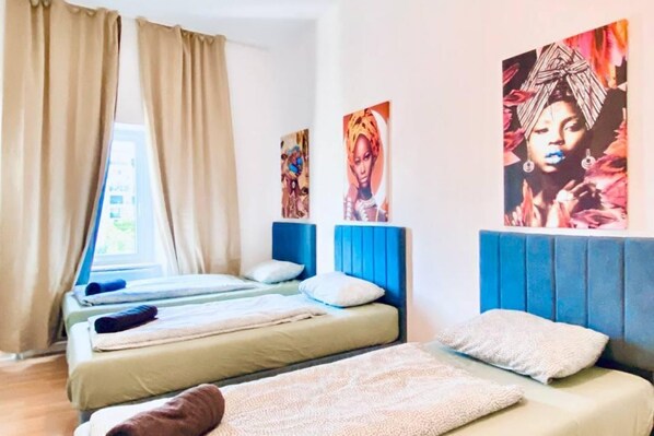 1 bedroom, bed sheets