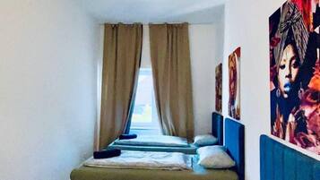 1 bedroom, bed sheets