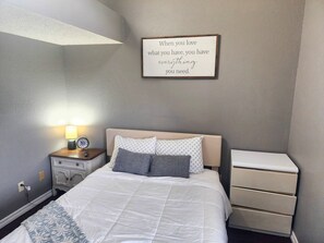 2 quartos, escrivaninha, ferros/tábuas de passar roupa, Wi-Fi