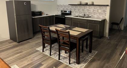 Cozy 2-bedroom basement apartment in charming Memphis IN. with WiFi, office area