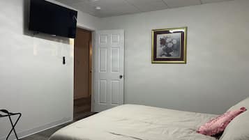 2 bedrooms, desk, iron/ironing board, free WiFi