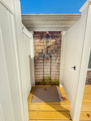 Property grounds - Tranquil Oasis With Firepit (Harwich)