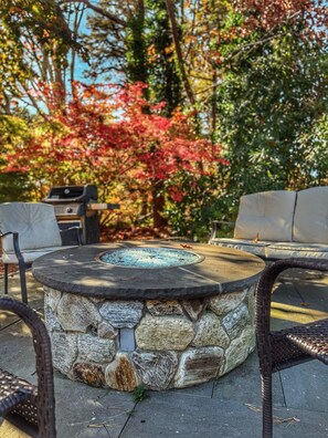 Terrace/patio - Tranquil Oasis With Firepit (Harwich)