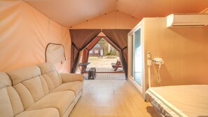 Habitación básica, 1 habitación (Glamping4) | 1 dormitorio y wifi gratis