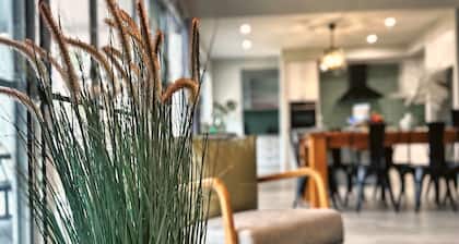 Luxury Home for Work Teams and Families