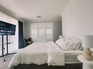 5 chambres, bureau, fer et planche à repasser, Wi-Fi gratuit