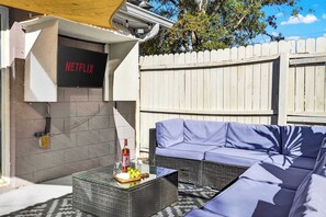 Terrace/patio - Family Putting Green Oasis BBQ, Cornhole, Heated Pool (Tampa)