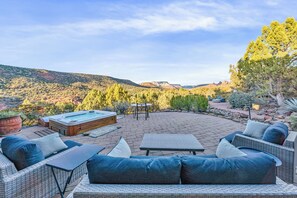 Terrace/patio - Private Creek Access Red Rock Views From Every Room Jacuzzi (Sedona)