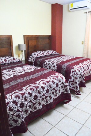 Habitación familiar | Wifi gratis y ropa de cama