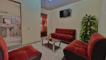 Luxury Triple Room, 1 Bedroom | 1 bilik tidur, Wi-fi percuma, cadar katil