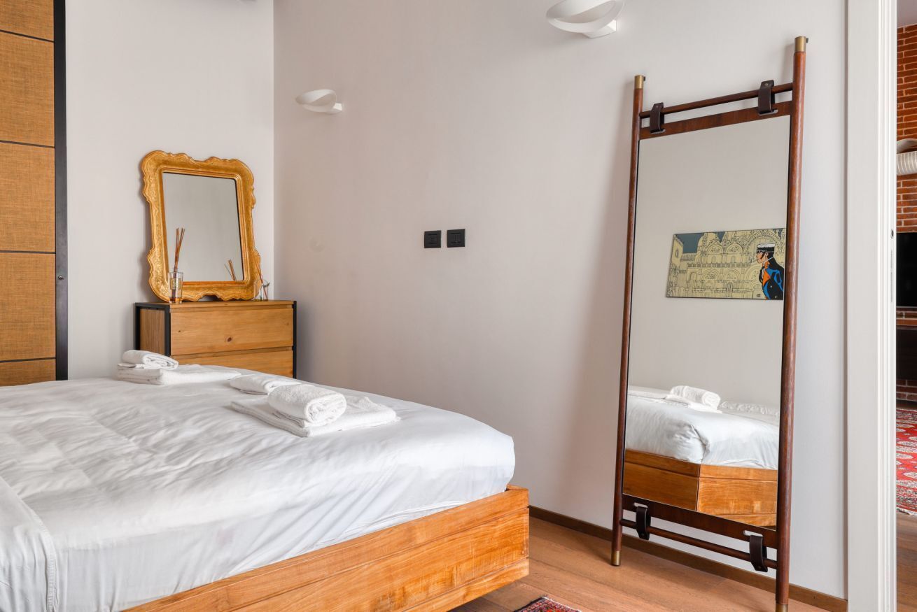 1 habitación, escritorio, tabla de planchar con plancha y wifi gratis 
