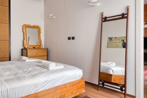1 habitación, escritorio, tabla de planchar con plancha y wifi gratis 