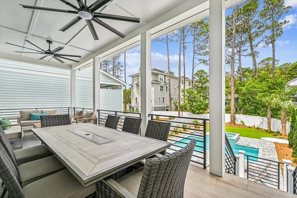 Outdoor dining