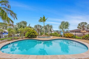 Pool - Relax and Unwind in the Heart of Yeppoon CBD! (Yeppoon)