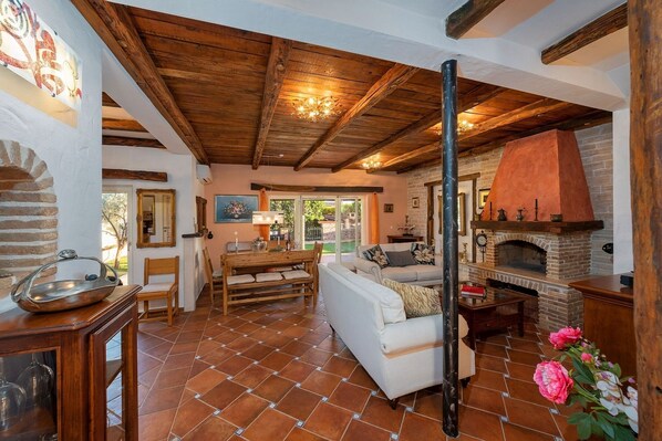 TV - Villa Vivo (Istria - Labinci) (Labinci)