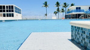 Unclassified image, 5 of 20, button - Castle 1133 Ocean view studio, Pool and Beach Access, FREE Parking, Gym, Tennis and more! (Miami Beach)
