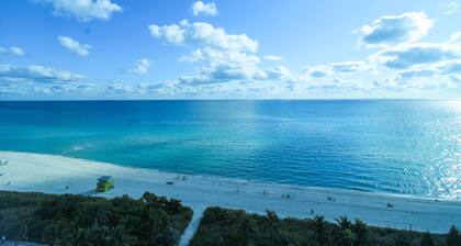 Castle 1133 Ocean view studio, Pool and Beach Access, FREE Parking, Gym, Tennis and more!