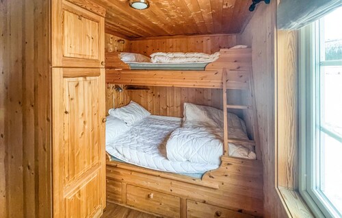 Cozy home in Fåvang with WiFi