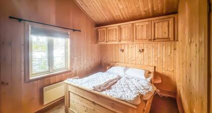 Cozy home in FÃ¥vang with WiFi