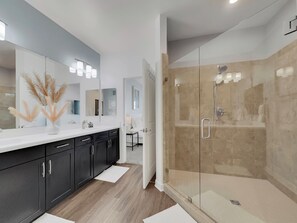 Shower, hair dryer, towels - Resort Living in Ocotillo.  2 King Suites. Pool, Gym, Pickleball (Chandler)