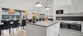 Bella casa ad Aakirkeby con sauna