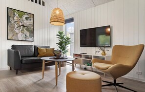 Smart-TV, peis, fotballspill og bordtennis