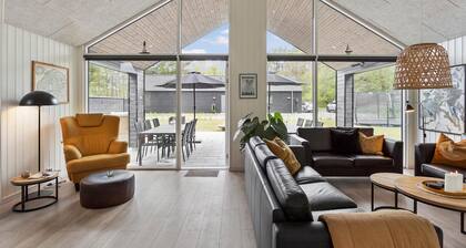 Schönes Haus in Aakirkeby mit Sauna