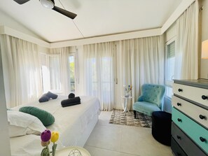 4 chambres, fer et planche à repasser, accès Internet, draps fournis