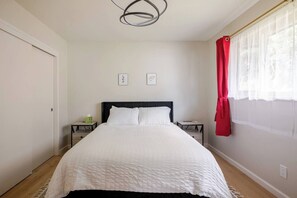 3 chambres, fer et planche à repasser, lit parapluie, Wi-Fi gratuit