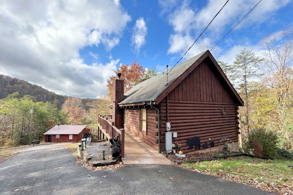 No steps one level log cabin