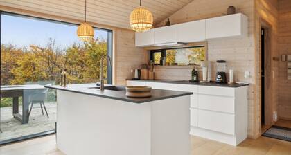 Wonderful holiday home with sea view