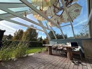 Outdoor dining - Cozy holiday home with character (Nakskov)